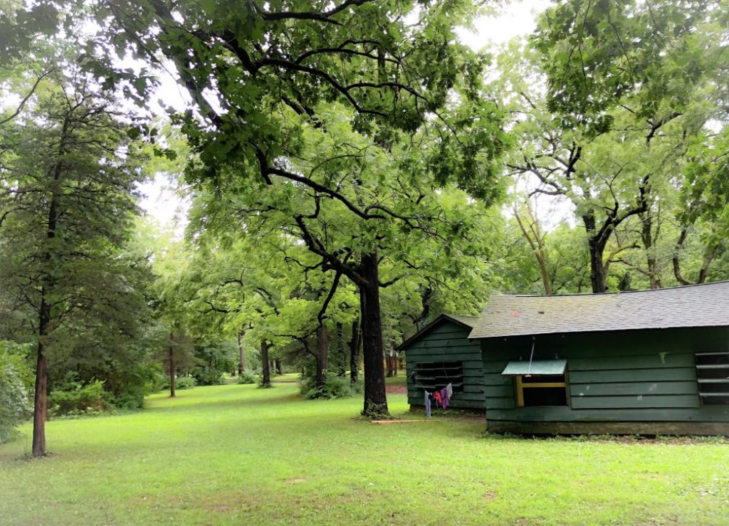 Why I sent my kids to summer camp. Why is summer camp important? Research shows that being away at camp helps kids build independence, friendship skills and self-confidence. #summercamp #parentingtips #parentinghacks #activitiesforkids